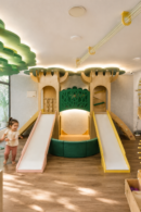 Treehouse Dual-Slide Playset