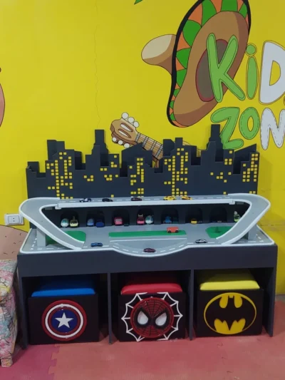 Heros Car Track