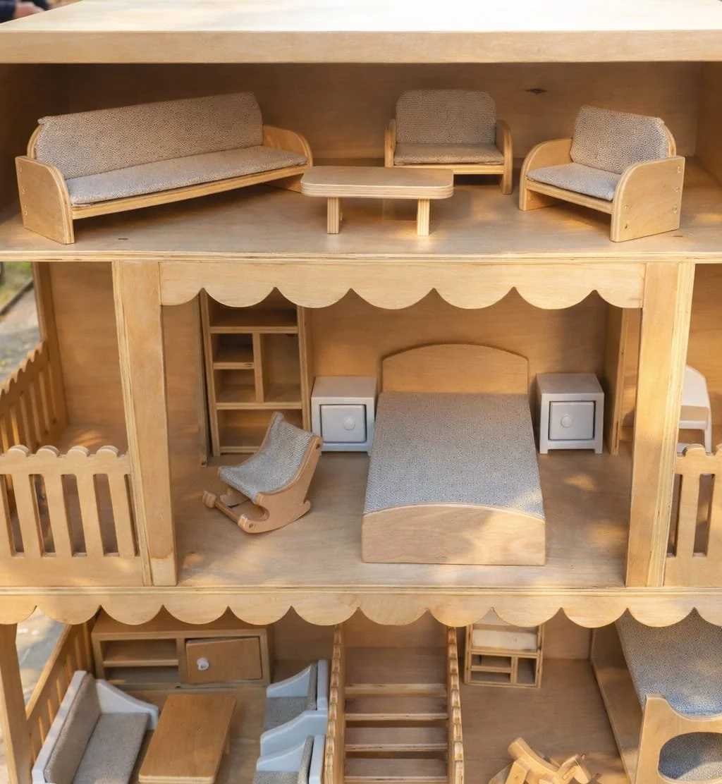 Classic Wooden Dollhouse Play Set - Image 3